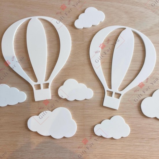 Dreamy Hot Air Balloon & Cloud Wall Décor